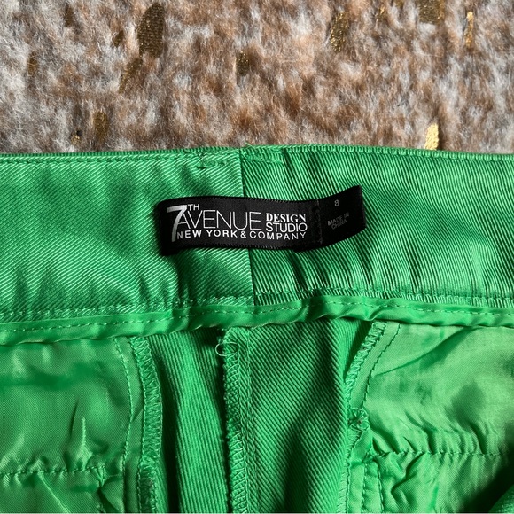 Cool shiney green 3/4 slacks, size 8. - Picture 3 of 5